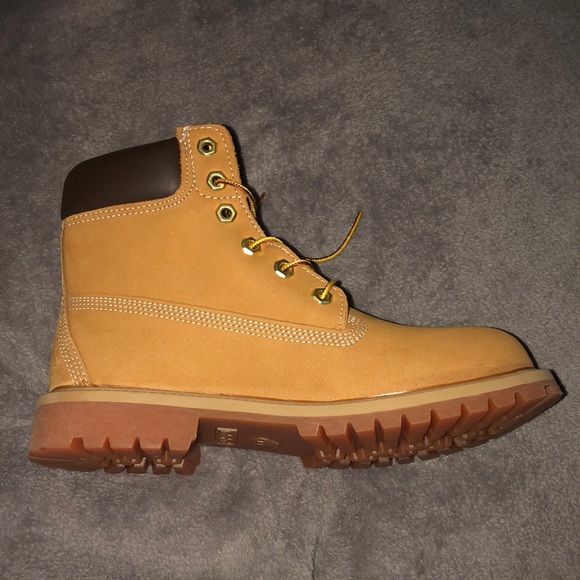 Boots - Picture 6 of 7